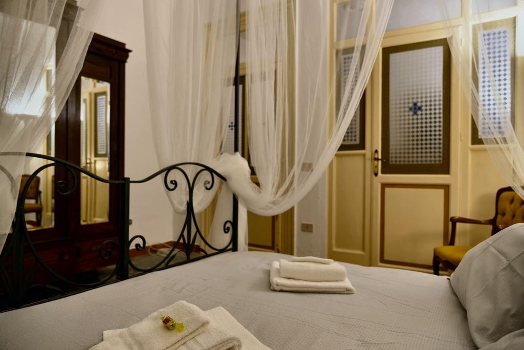 Real Teatro Umberto I Bed & Breakfast Palermo Exterior foto