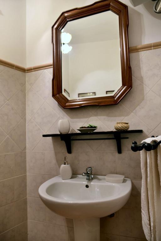 Real Teatro Umberto I Bed & Breakfast Palermo Exterior foto