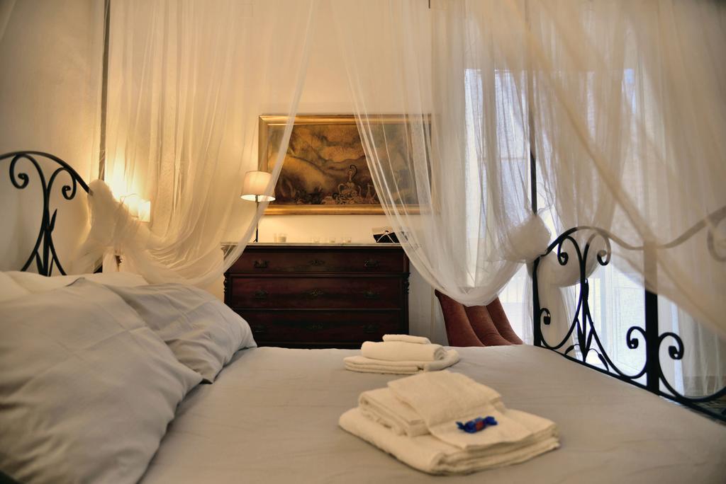 Real Teatro Umberto I Bed & Breakfast Palermo Exterior foto