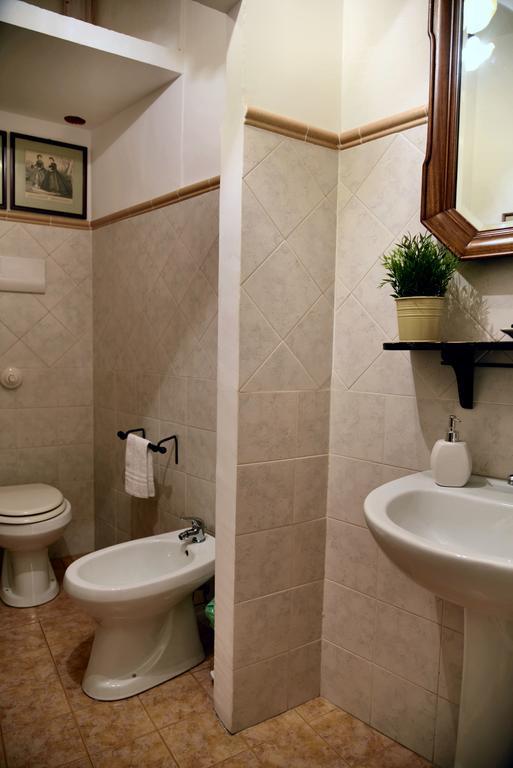Real Teatro Umberto I Bed & Breakfast Palermo Exterior foto